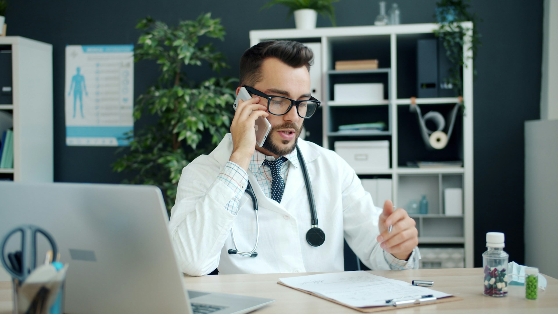 How Physicians Can Leave a Hospital System and Start Their Own Practice